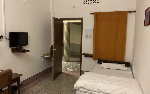 Hotel Saluja