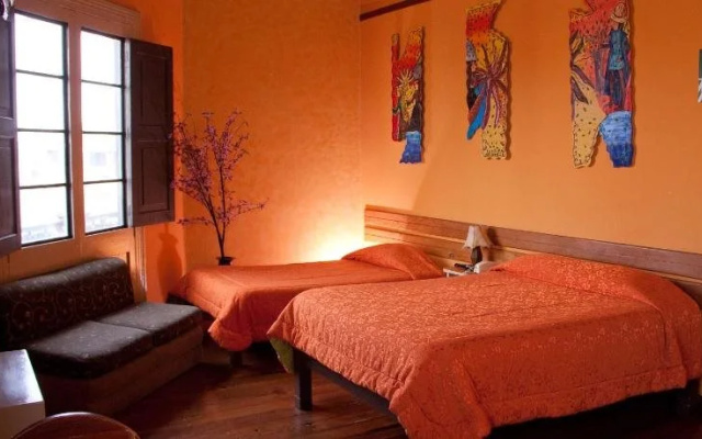 Los Balcones De Moral Y Santa Catalina Hostal
