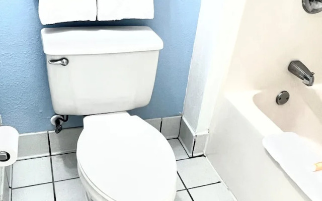 GuestHouse Inn & Suites Bayou La Batre/Mobile
