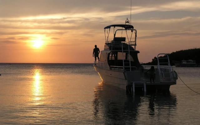 Hotel Chillies and Native Sons Diving