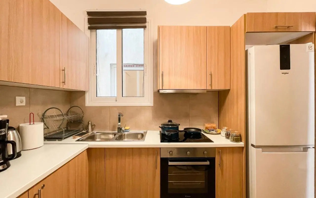 Aristotelous Sunny 118sqm apt in Viktoria