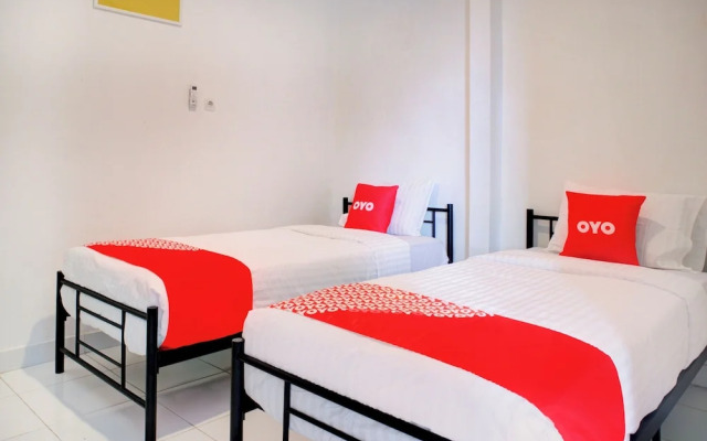 Wisma Yani Syariah by OYO Rooms