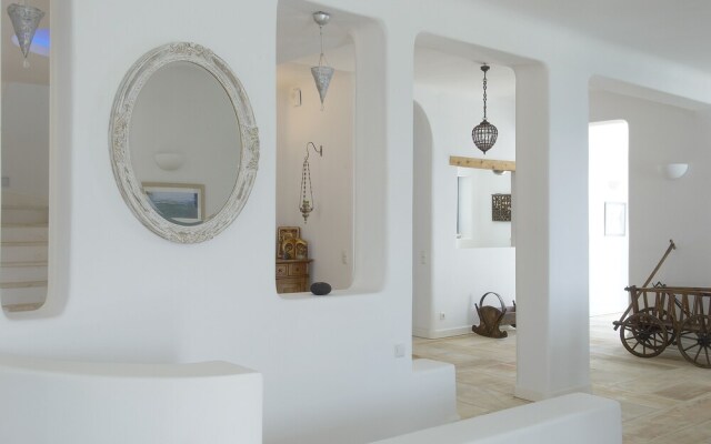 Seaside luxury villa by VillaRentalsgr