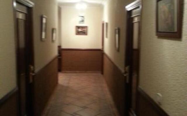 Hostal Restaurante El Cazador