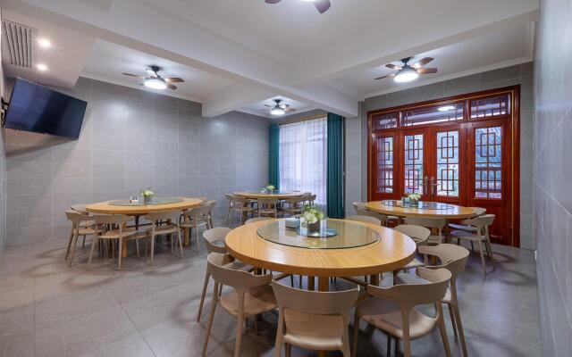 Floral Hotel Shaoshan Distant Homeland