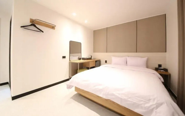 E.Bon Hotel