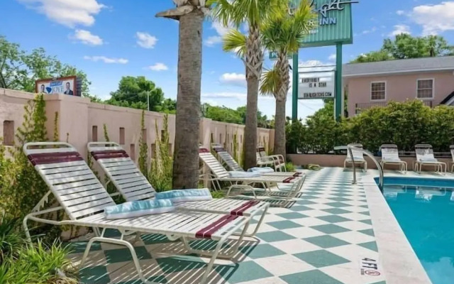 Starlight Motor Inn