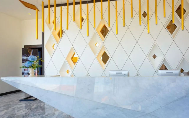 The Aristo Beach by Holy Cow 510 Sea View