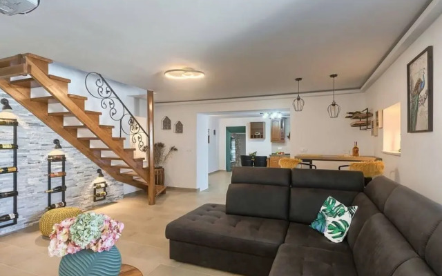 Villa Barbara Comfortable Holiday Residence