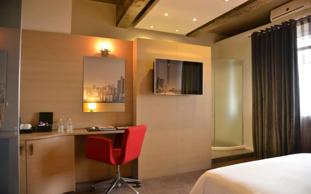 Reef Hotel