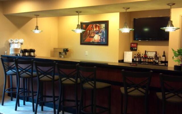 Cobblestone Hotel & Suites - Knoxville