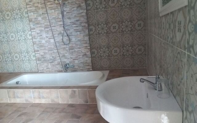 Monrak Lamtakong Resort