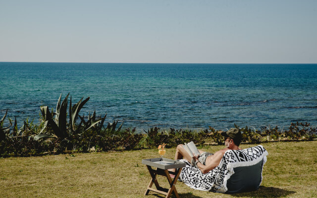 Mirazur Seafront Sunset Villa