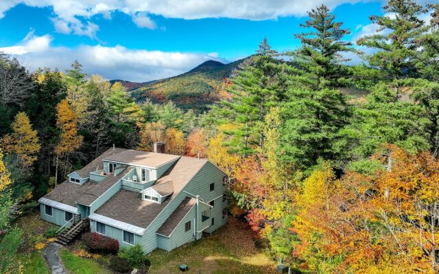 Inviting Bartlett Condo: 1 Mi to Attitash Mountain