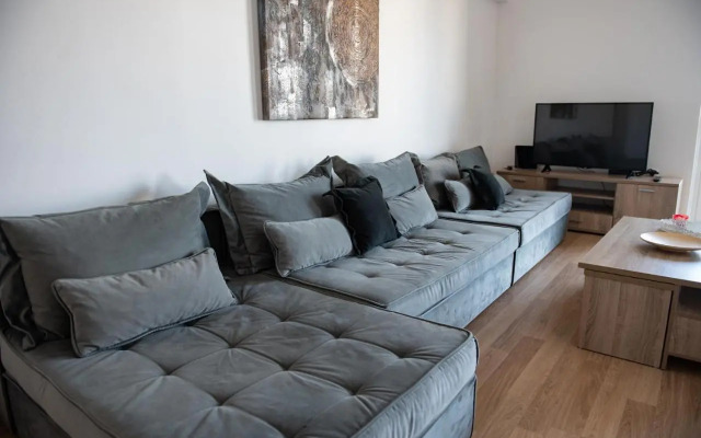 Renovated Apartment 5min From Subway Station 'Attiki'
