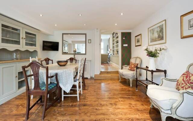 Fulham 4-bed House & Garden Near Tube