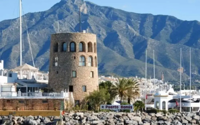 Apartmentsleeps4-golfclub-freeparking-bbq-pool-ac