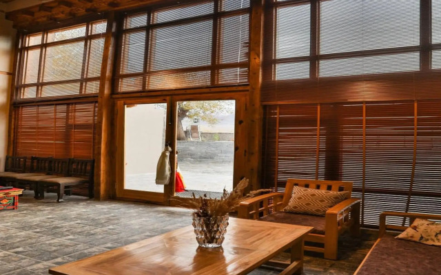 Dakpa House