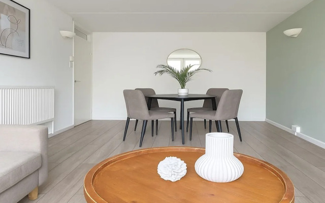 Elegant 2 Bedroom Apartment in Battersea