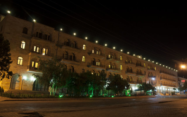 Tassaray Hotel