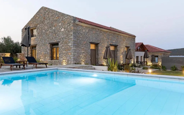 Lichnos Luxury Suites