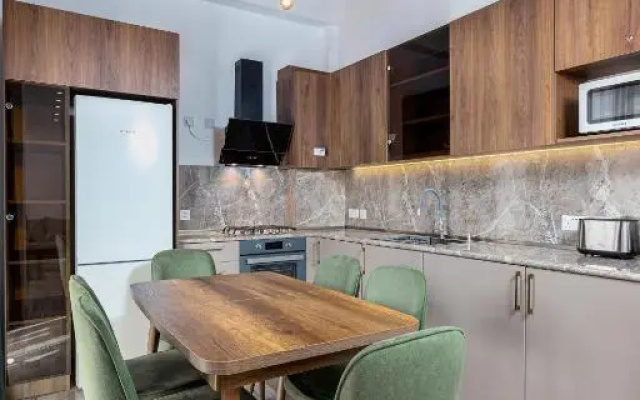 1st floor Luxury Bright 1bedrom Apartment with Free Parking and WiFi