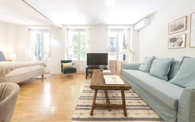 Bright & cosy studio in Puerta del Sol by Allô Housing.