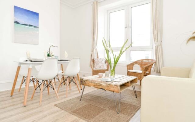 Modern Central Apartment