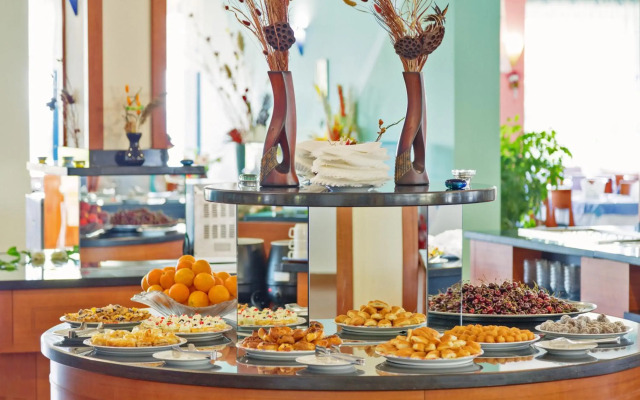 Perla Beach Hotel III