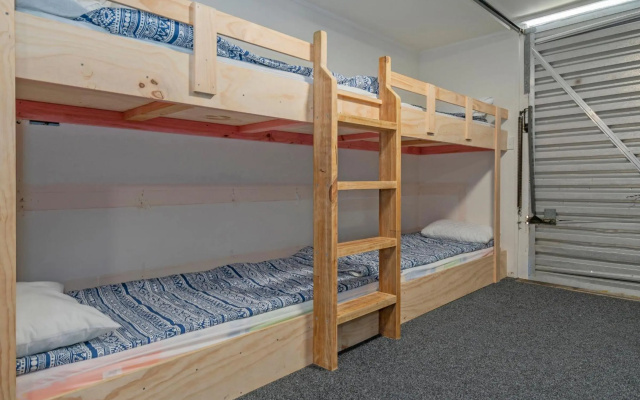 Bach on Boulevard - Pauanui Holiday Home – Guest Rooms – Pauanui