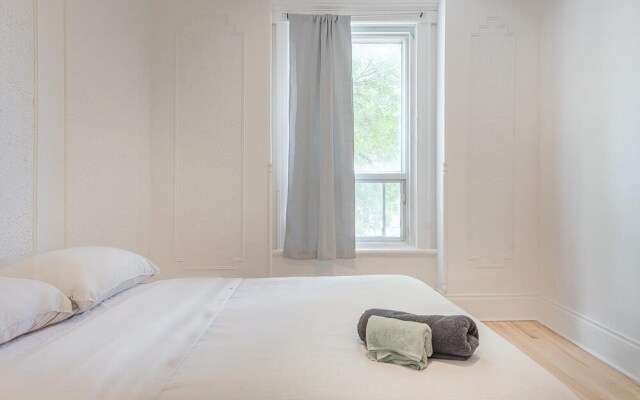 Bright and Cozy 4bedr in the of Mile-end