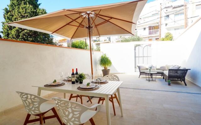 San Sebastian Apartment with Patio by Hello Apartments Sitges