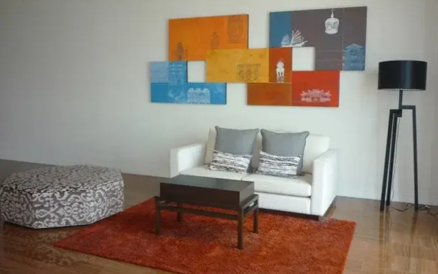 YC's Apartment @ Straits Quay