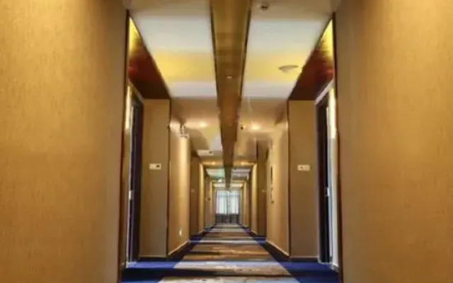 Yuelaite Junyi Hotel