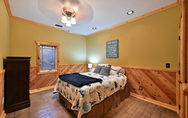 Osprey Lake Cabin 4 Bedroom Home by RedAwning