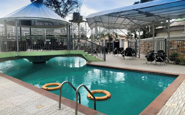 Lushville Hotel and Suites