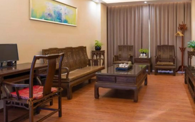 Baoshan Jiahu Hotel