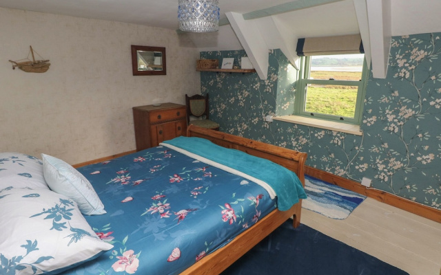 2 Strand Cottages