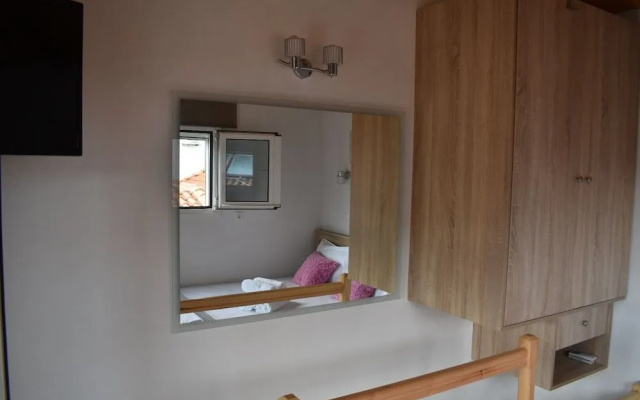 Del Sol Suites