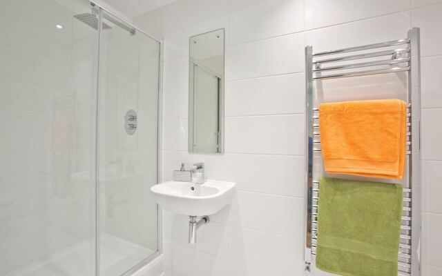 LUXURY STUDIO Apartment in Stoneywood, Aberdeen