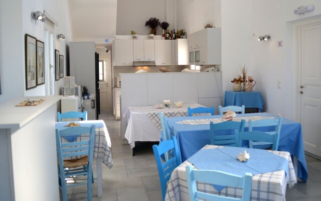 Agnadi Syros Beachfront Studios & Rooms