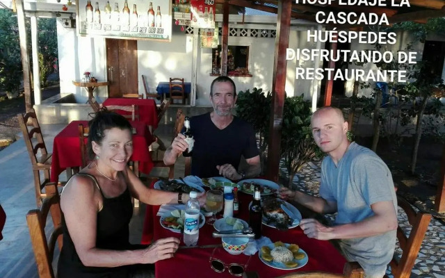 Hospedaje La Cascada