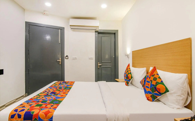 FabHotel Chawla House