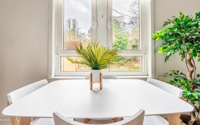 Leven Apartment West Bridgend Dumbarton near Loch Lomond