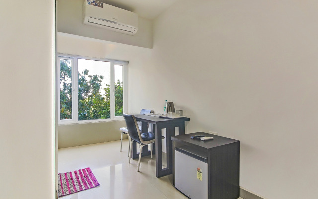 Super OYO Townhouse OAK The Platinum Studio 50
