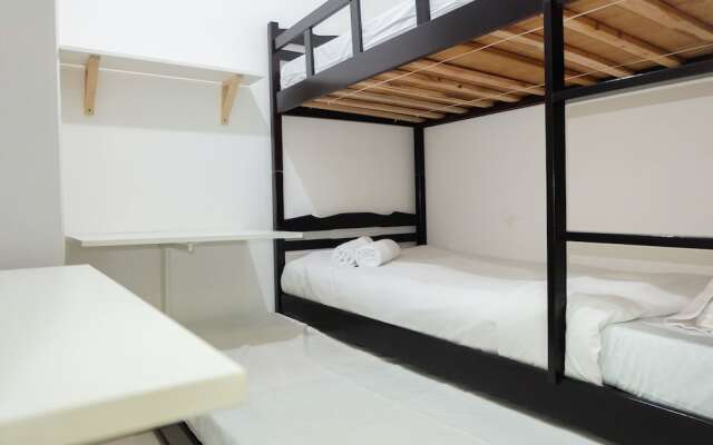 2BR for 5 Pax Bassura Apartment Next to Mall