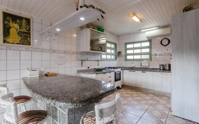 Pleasant Townhouse w/ BBQ 90m From the Sea Rdd657