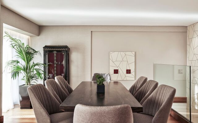 Bellevue On The Beach Suites