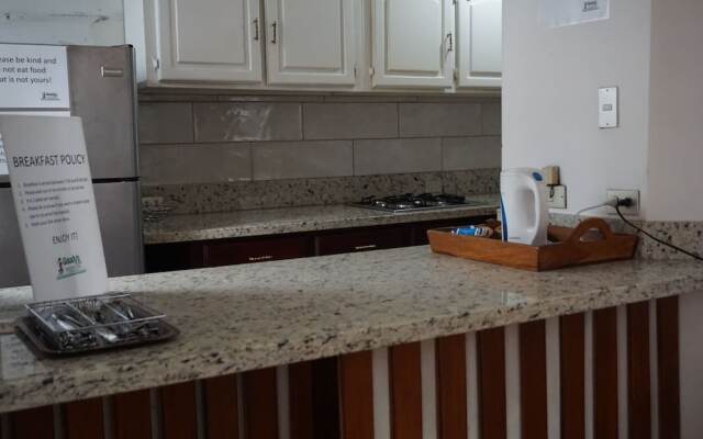 Gaudys Backpackers - Hostel