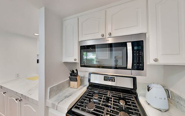 1881ar31 2 Bedroom Condo